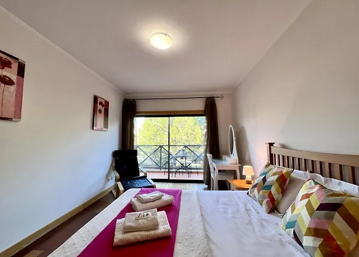 Modern 4 With Pool By Homing Apartment *