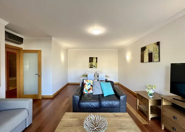 Modern 4 With Pool By Homing