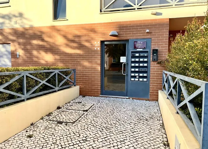 Modern 4 With Pool By Homing Apartment *